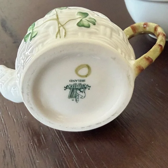 Belleek White Porcelain Miniature Tea Set with Green Shamrock Detail - Picture 6 of 8
